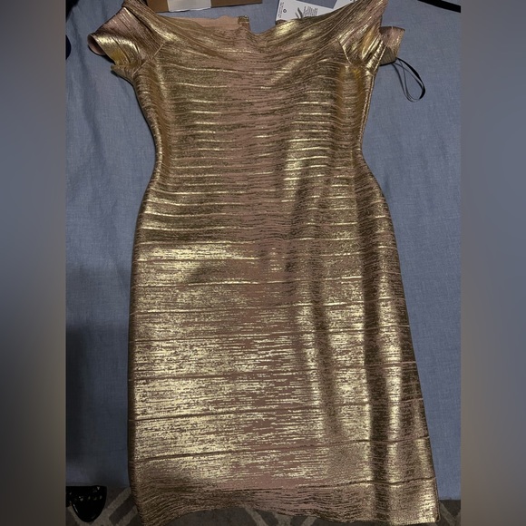 Gold dress - Picture 2 of 2